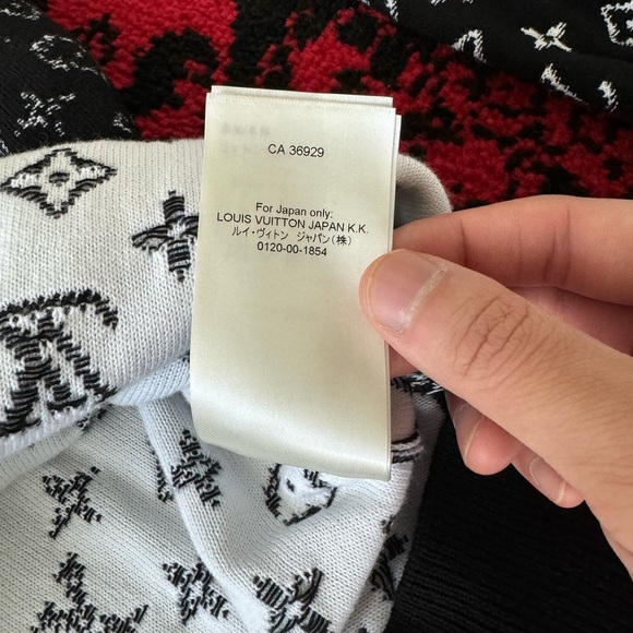 Louis Vuitton Monogram Gradient Hoodie (M) - Picture 11 of 11